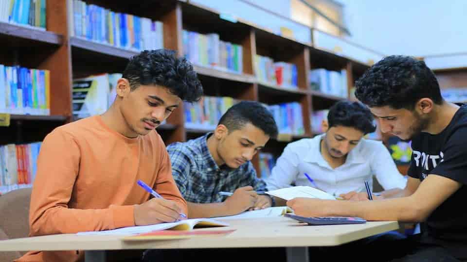 لغة انجليزي وادابها
