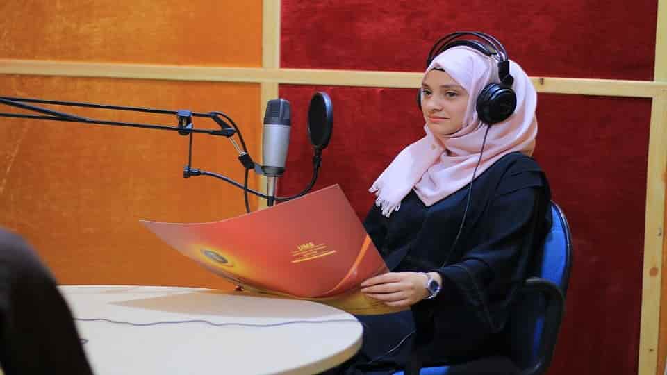 اذاعة وتلفزيون